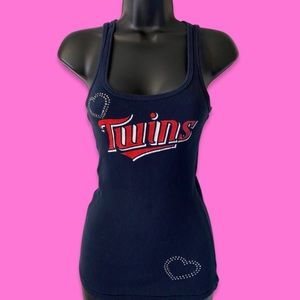 Twin tank top.